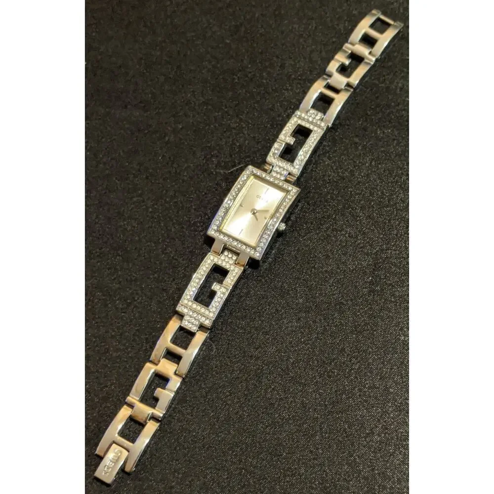 Guess Women's Quartz Watch Silver Dial Crystals Stainless Steel Bracelet G85458L